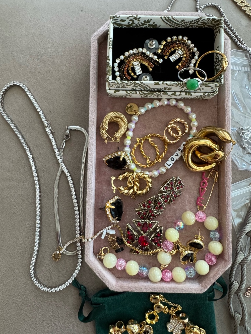 Jewelry LOT: Closet Clean Out - Picture 2 of 14